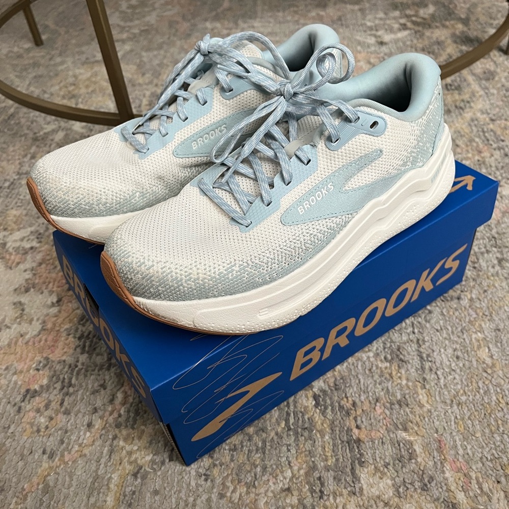 Brooks Ghost Max 2 Running Shoe 8.5